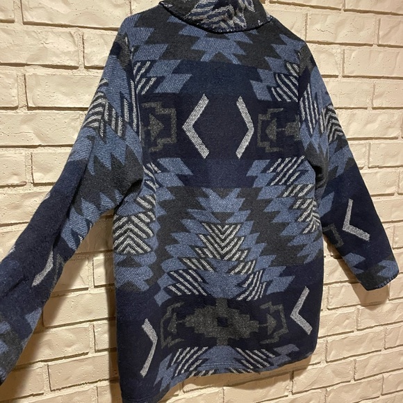 Geometric Patterned Button-Up Jacket - Picture 2 of 11